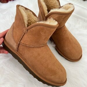 Like Ugg real sheepskin Cozy Tan Shearling Women's Boots